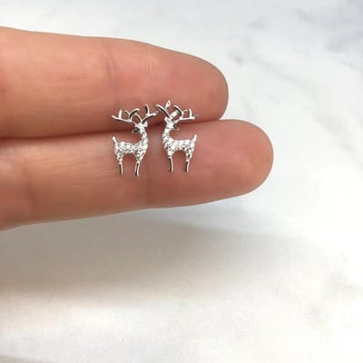 Huitan Verfijnde Delicate Dieren Stud Oorbellen Vrouwelijk Schattige Meisjes Alledaagse Sieraden met Briljante Zirkonia Exquise Eland Accessoires brown