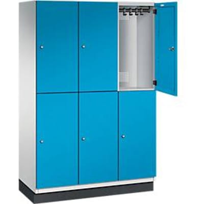 C+P Double-tier locker Cambio, 3 vakken, 6 vakken, met plint, B 1200 x D 525 x H 1980 mm, lichtgrijs/lichtblauw