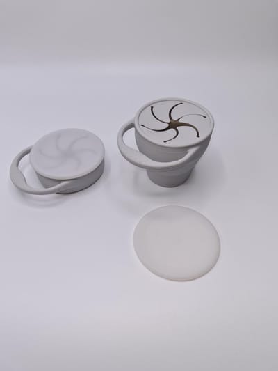Snack cup - Snack Beker - Inklapbaar - Siliconen - Duurzaam - Baby - Peuter - Dreumes - Servies - Babyeetset - Onderweg - Grijs