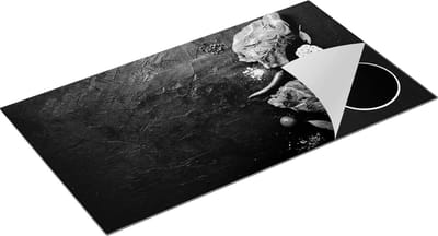Chefcare Inductie Beschermer Rood Vlees met Groentes op een Marmeren Plaat - Zwart Wit - 95x50 cm - Afdekplaat Inductie - Kookplaat Beschermer - Inductie Mat