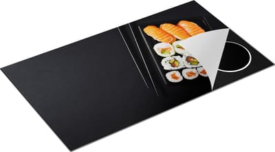 Chefcare Inductie Beschermer Sushi met Stokjes op een Zwarte Achtergrond - 90x50 cm - Afdekplaat Inductie - Kookplaat Beschermer - Inductie Mat