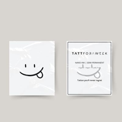 Tijdelijke tattoo smiley met tong | Neptattoo volwassenen | Tijdelijke tattoo voor volwassenen | Temporary tattoo | Plaktattoos voor volwassenen | Neptattoos | Probeer zorgeloos een tattoo | tattforaweek
