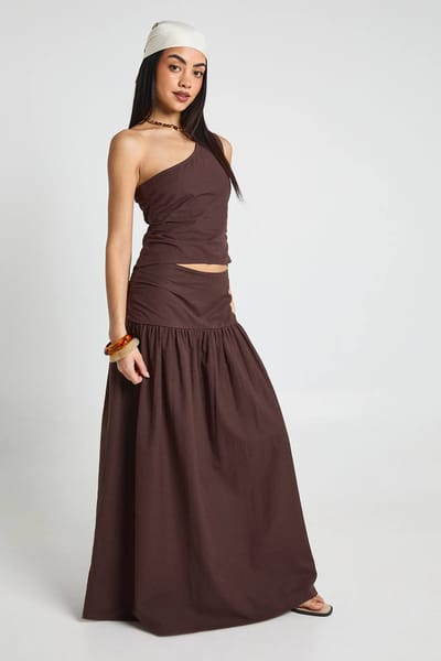 boohoo Dames Linnen Look One Shoulder Top & Maxi Rok | Chocoladebruin | Maat: 34