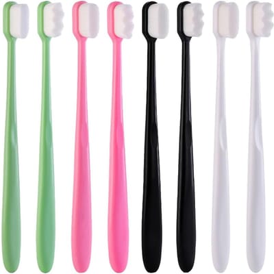 Dailygoods- Tandenborstel 8 stuks - Zachte Borstelharen - Geschikt voor Gevoelig Tandvlees - Handmatige Tandenborstel - Tongreiniger - Kunststof 17,5 x 1,5 cm - Tandenborstels