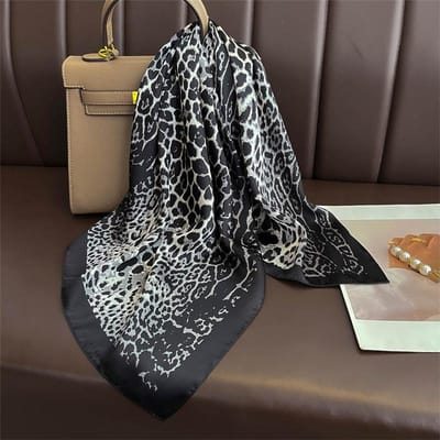 Écharpe Léopard Pour Femmes Carrée 70 Cm Foulards Doux en Satin Foulard de Cou Foulard de Tête Bandanas Bandeau Cou gray