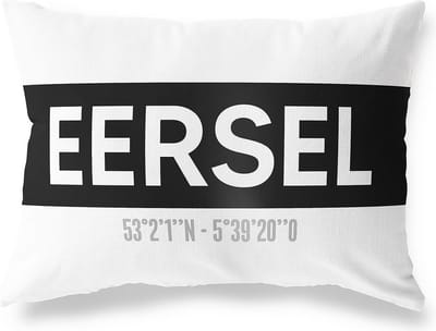 Tuinkussen EERSEL - NOORD-BRABANT met coördinaten - Buitenkussen - Bootkussen - Weerbestendig - Jouw Plaats - Studio216 - Modern - Zwart-Wit - 50x30cm