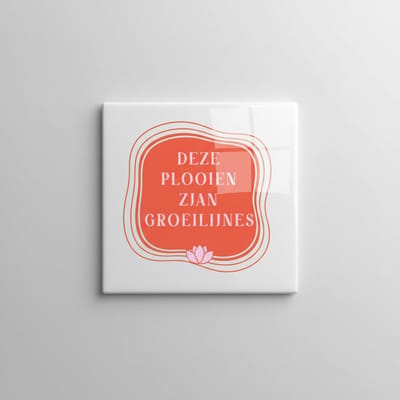 Positieve Body Quote Keramische Tegel – “Deze Plooien Zijn Groeilijnen” Inspirerende Wanddecoratie – 15 × 15 cm