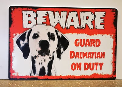Metalen wandbord- Warning - Dalmatier on duty - Mancave - Wand Decoratie - Metal sign - Mancave decoratie - Decoratie - Metalen borden - Tekst borden - Metalen bord