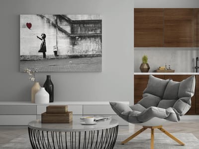 Canvas Schilderij - Banksy - Meisje en Hart - Muur Kunst - Graffiti - 60x40x2 cm