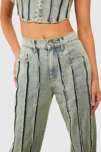 boohoo Dames Diamante Naad Detail Dirty Wash Straight Leg Jeans | Vintage Was | Maat: 42