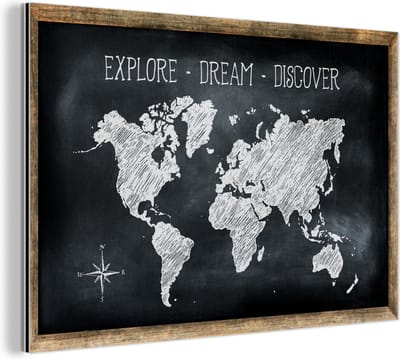 Aluminium schilderij 150x100 cm - Wanddecoratie metaal - Wereldkaart - Krijtbord - Quote - Metalen muurdecoratie woonkamer - Decoratie industrieel - Foto op dibond - Industriële accessoires slaapkamer