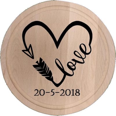 Snijplank Met eigen naam en datum- Rond - Ook eigen ontwerp mogelijk - Perfect cadeau voor valentijn - Beuken hout - 25x35cm - Snijplank