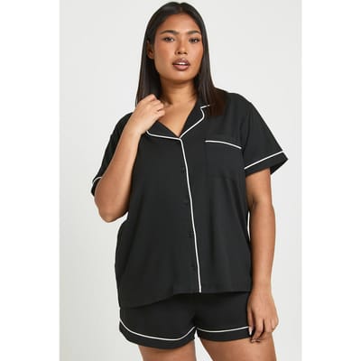 boohoo Dames Plus Jersey Pyjama Set Met Paspelbiezen Korte Mouwen En Short | Zwart | Maat: 52