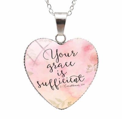 Hartvormige ketting met Bijbeltekst – Your grace is sufficient – 60 cm - EmmyRovi