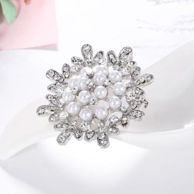 Parel Bloemen High-End Exquise Mode Broche Legering Witte Strass Parel Corsage white
