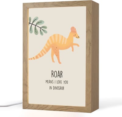 Nachtlampje 20x30 cm - Kinder lampje - Dino - Quote - Dinosaurus - Beige - Tafellamp kinderkamer - Slaapkamer lamp - Bedlamp kinderen - Kinderlampje stopcontact - Wandlamp babykamer - Nachtlampjes