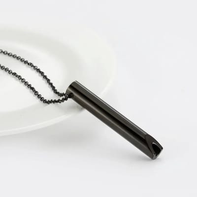 JUKE Zwarte Stoppen met Roken Ketting met Fluitje - Anti-Stress Sieraad: Ondersteunt bij Angsten, Stress, Paniekaanvallen en Hyperventilatie