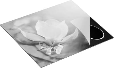 Chefcare Inductie Beschermer Roze Magnolia Bloem - Zwart Wit - 60x50 cm - Afdekplaat Inductie - Kookplaat Beschermer - Inductie Mat