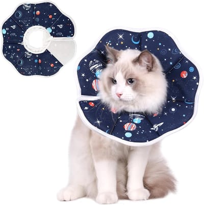 Verstelbare kattenhalsband met planetenprint voor herstel, comfortabel donutvormig ontwerp voor katten en kittens, geschikt voor nekmaat 13-25 cm