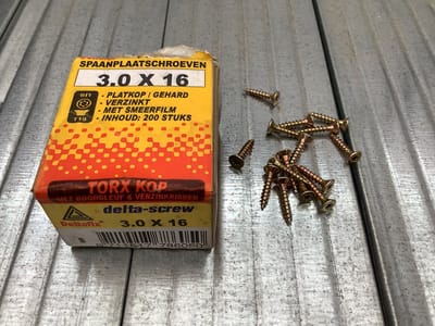 Deltafix spaanplaatschroef platkop / torx .type 17 snijpunt verzinkt 3.0 x 16 mm 200 st.