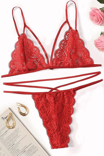 La Nuita Rode Sexy Lingerie Set – Kant BH & String – Dames Lingerieset – Verleidelijke Strappy Lace Bh Set – Comfortabele Rode Lingerie – S t/m XL