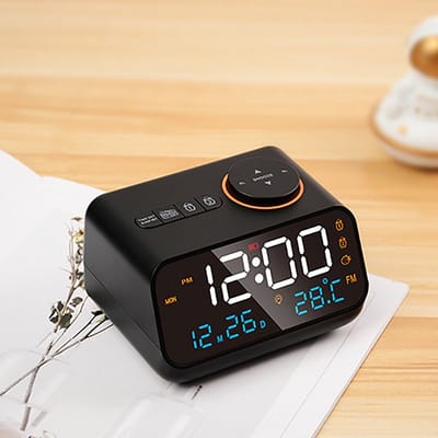 LED digitale wekker met horlogefunctie, elektronische bureauklok, USB-wekker, FM-radio, akoestische bediening, moderne wekker