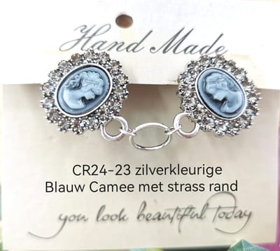Vestsluiting - clip - Chique - Camee dame in blauw met strasse steentjes omheen - ring in midden - voor - vest - Gehaakt omslagdoek - sjaal - antiek zilverkleurig.