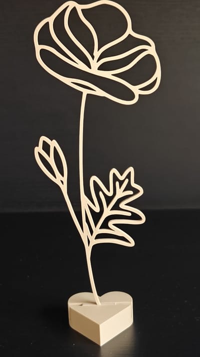 Geboortebloem Augustus – Klaproos | Levensbloem beige op hartvormige standaard (22 cm)