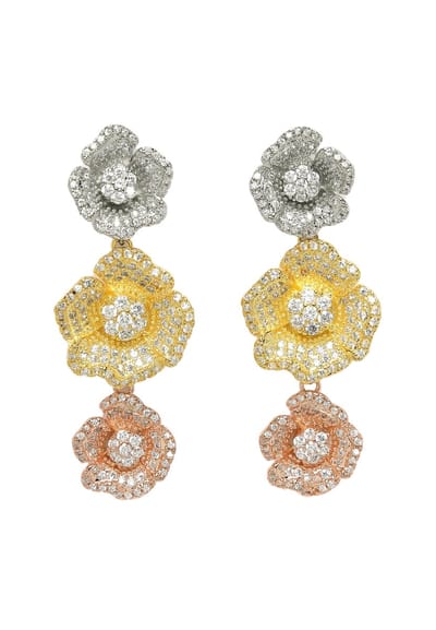 AVANT-GARDE PARIS Diva Dangle Earrings - Triple Bloom Zirconia - 1 paar - Goudkleurig en lichtgewicht design