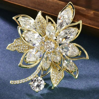 Exquise Luxe Crytal Bloem High-end Badges Broche Voor Vrouwen Mannen Mode Elegant Kleding Jas Strass Bloem Speld Corsages white