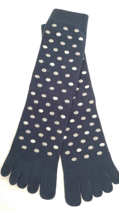 Bonnie Doon Teen Sokken met Stippen Donker Blauw Dames maat 36/42 - Toe Sock Dots - Gladde naden - Teensokken - 1 paar - Slippers - Quarters - Lengte net boven enkel -Stippen - Dark Blue - BP231001.111