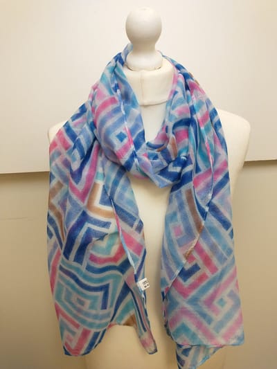 Lange dames sjaal Ineke-fantasiemotief-blauw wit fuchsia bruin aquablauw koningsblauw