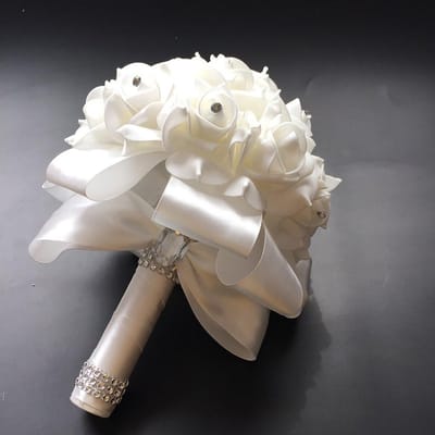 Prachtig Ivoor Bruidsboeket met Strass Kristallen - Kunstbloemen voor Bruiloft en Fotoshoot