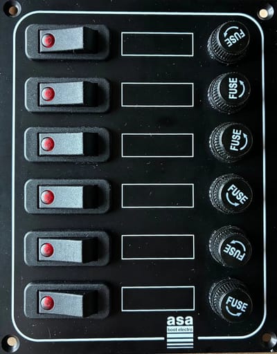 ASA Schakelpaneel met 6 schakelaars, zwart - 12 en 24V