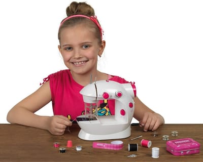 Quvo® Kindernaaimachine – Naaimachine voor Kinderen met Voetpendaal – Mini Naaimachine met Vele Accessoires – Veelkleurig - 20cm x 13cm x 20cm