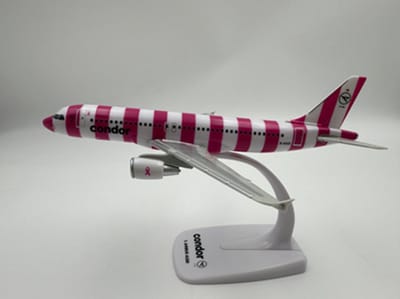 schaalmodel vliegtuig Condor Airbus A320 pink schaal 1:200 lengte 18,8cm