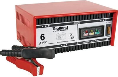Toolland Acculader 12 V, met overbelastingsbeveiliging en ledstatusweergave, voor motoren, tractoren, personenauto's, bestelwagens en kleine motorboten, robuuste metalen behuizing, rood