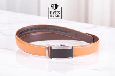 Camel lederen riem zonder gaatjes met automatische gesp voor heren ( Model N032 )