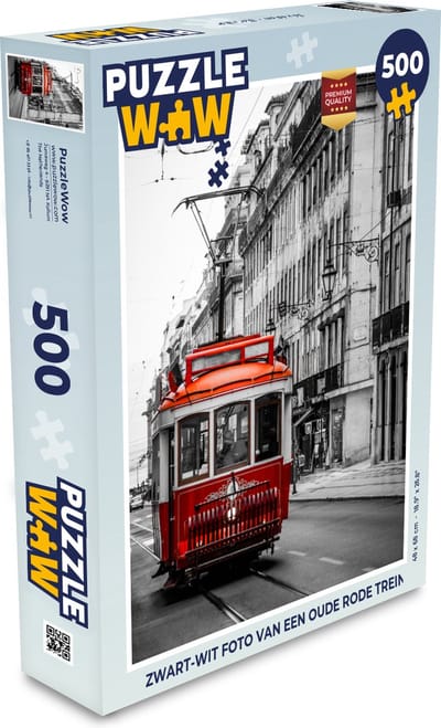 Puzzel Zwart-wit foto van een oude rode trein - Legpuzzel - Puzzel 500 stukjes