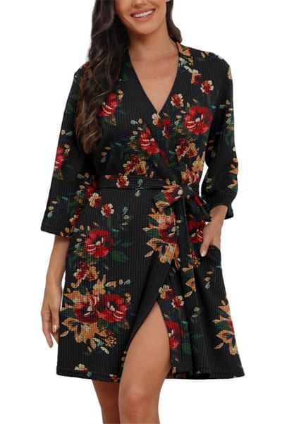 Dames Badjas - Wafelstof - Korte Kimono met 3/4 Mouw - Voor Reizen, Sauna en Loungewear - Bloemen Roodbruin Zwart - Maat M
