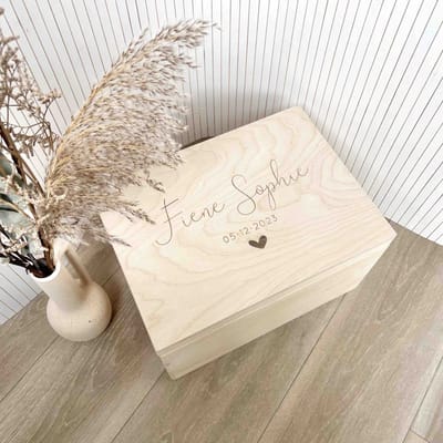 Herinneringskist met naam - Gepersonaliseerd cadeau baby - Bewaarkist met naam en datum - Houten bewaarbox - Fien & Feau