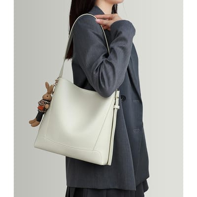 Tas Veelzijdig Nieuw Echt Leer Dames Tas Emmer Tas High-end Grote Capaciteit Forenzen Okseltas Schoudertas gray