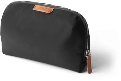 Bellroy Desk Caddy Tech Organiser – Gemaakt van Gerecyclede Materialen – Beschikbaar in Verschillende Kleuren – Afmetingen 150 x 240 x 80 mm - Zwart