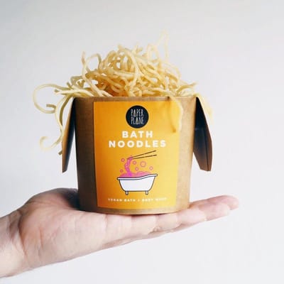 PAPER PLANE - Bath noodles - 100% natuurlijke en veganistische badzeep - Singapore spice editie - bruisbalA TREE 100g