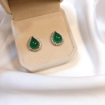 Creatief ontwerp natuurlijke Hetian jaspis druppelvormige damesoorbellen bedel exquise diamant bezette sprankelende sieraden beige
