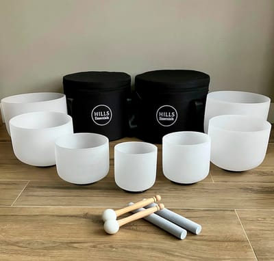HILLS Essentials Kristallen Klankschalen Set 7-delig (7–12 inch) – 432 Hz Chakra Set – Crystal Singing Bowls – Meditatie, Yoga & Sound Healing