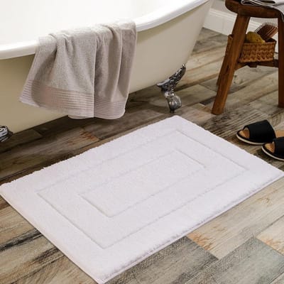 1 stuk - Badmat - Verdikt en zacht - Absorbeert water en is antislip - Machinewasbaar en geschikt voor de droogtrommel - Geschikt voor badkamervloeren, badkuipen en douchecabines - 40 x 60 cm - Wit