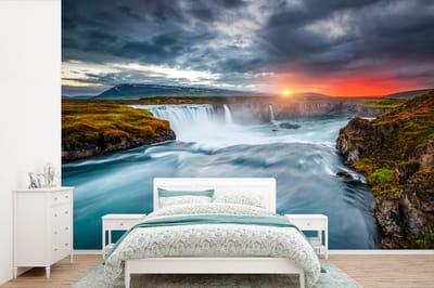 Behang - Fotobehang Waterval - Zonsondergang - Natuur - Water - Breedte 420 cm x hoogte 280 cm