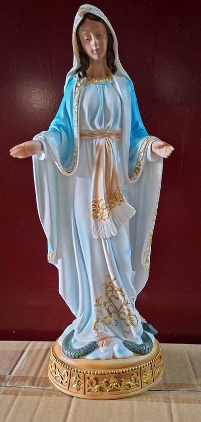 Heilige Maria Beeld - 44 cm Hoog - Polystone Moeder Gods Onbevlekte Ontvangenis - Religieus Beeldje - Handgeschilderd Wit Blauw Goud - Huisaltaar Decoratie