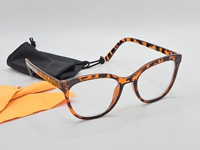 Dames computerbril met zachte etui / Blue Light Filter bril zonder sterkte NDL 7017 / dames bril UV 400 cat 0. / bruine montuur / geweldig cadeau / Aland optiek / computerbril 7017 / 100% gerecycled